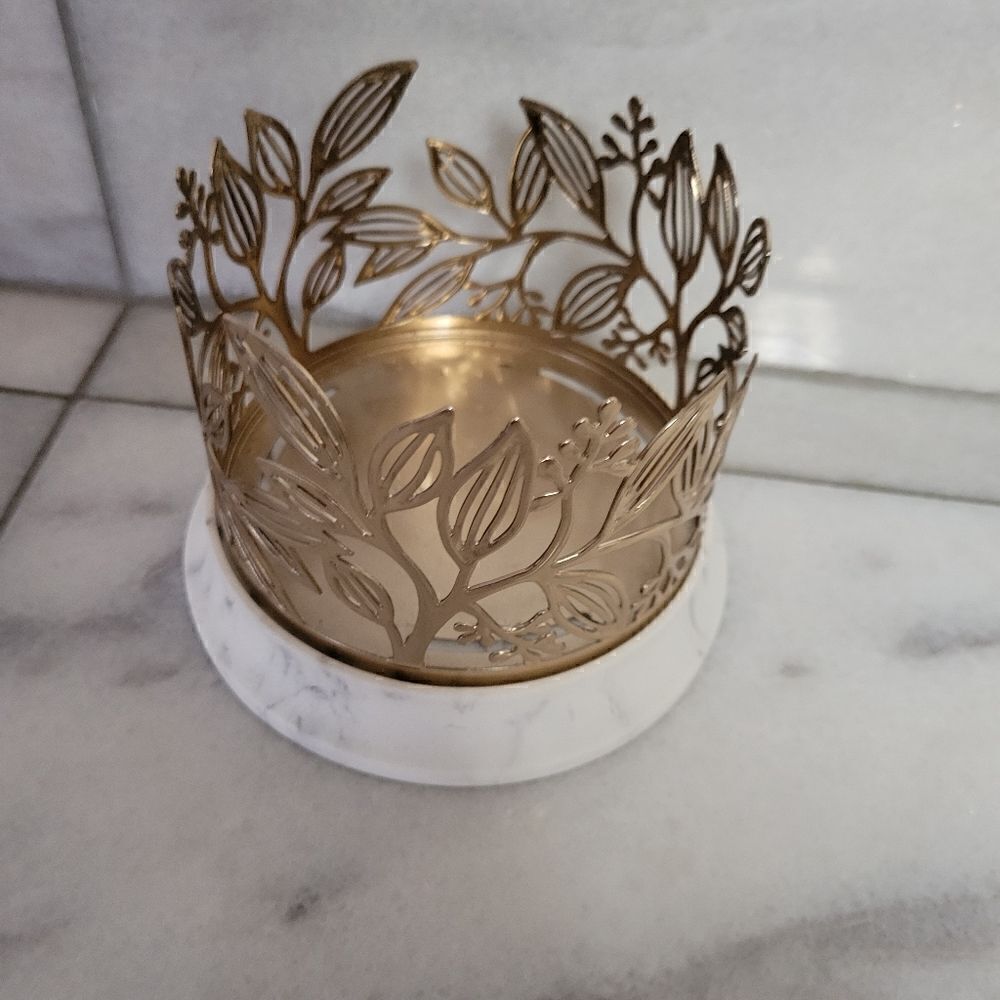 Bath & Body Works Gold Vine Leaf 3-Wick Candle Holder Sleeve